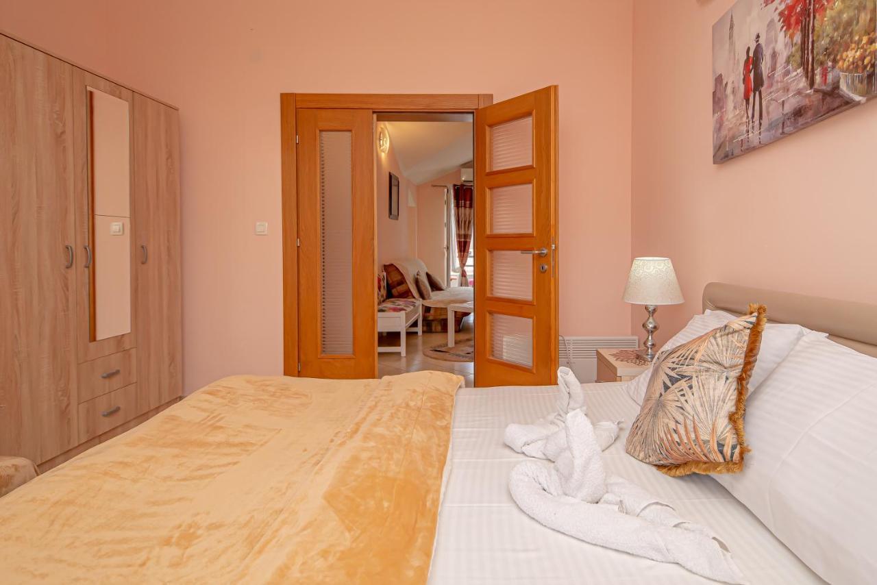Fairytale 1 And 2 Apartment Budva Bagian luar foto