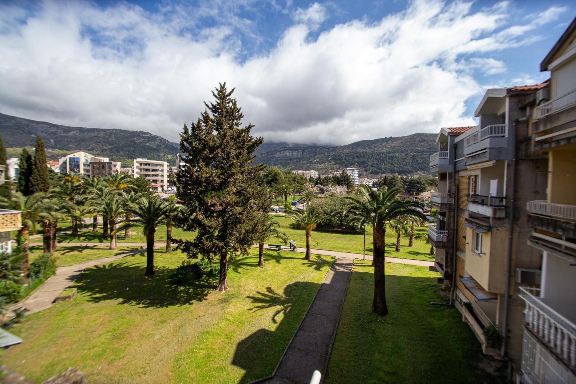 Fairytale 1 And 2 Apartment Budva Bagian luar foto