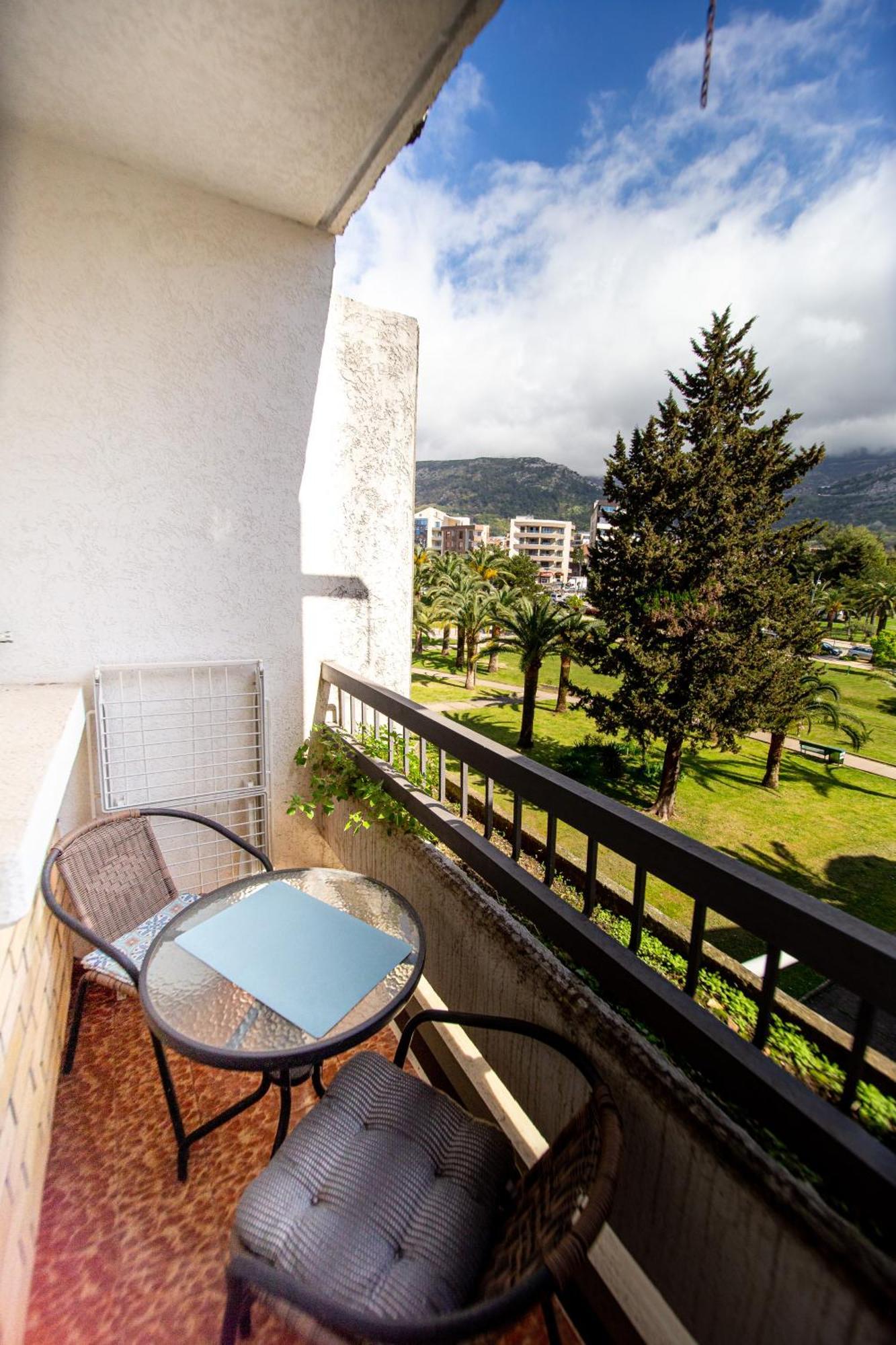 Fairytale 1 And 2 Apartment Budva Bagian luar foto